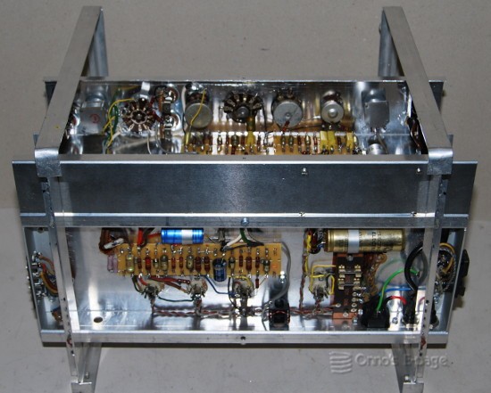 
      Pre-amplifier and power amplifier joined together.