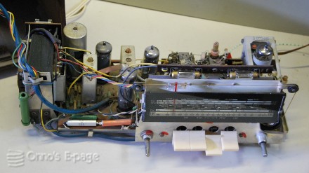 
    A view of the chassis and tuning dial.
    
